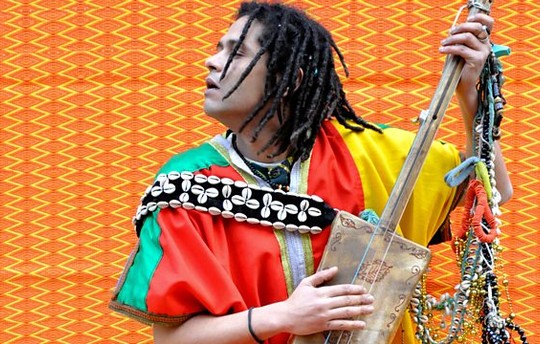 Simo Lagnawi Sparks a Moroccan Fashion Dance Party - World Music Network